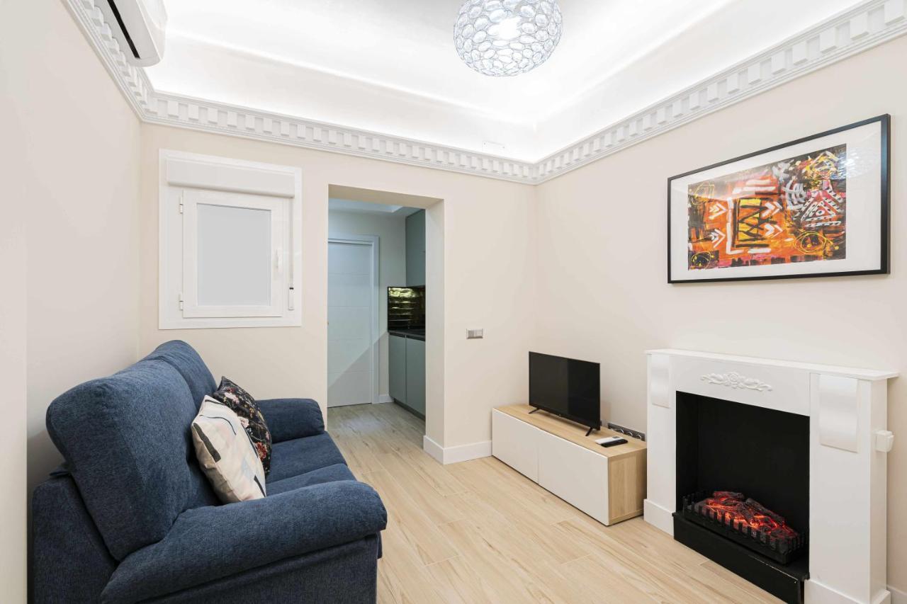 Reformado Decorado Centrico 1 Dormitorio Madrid Bagian luar foto