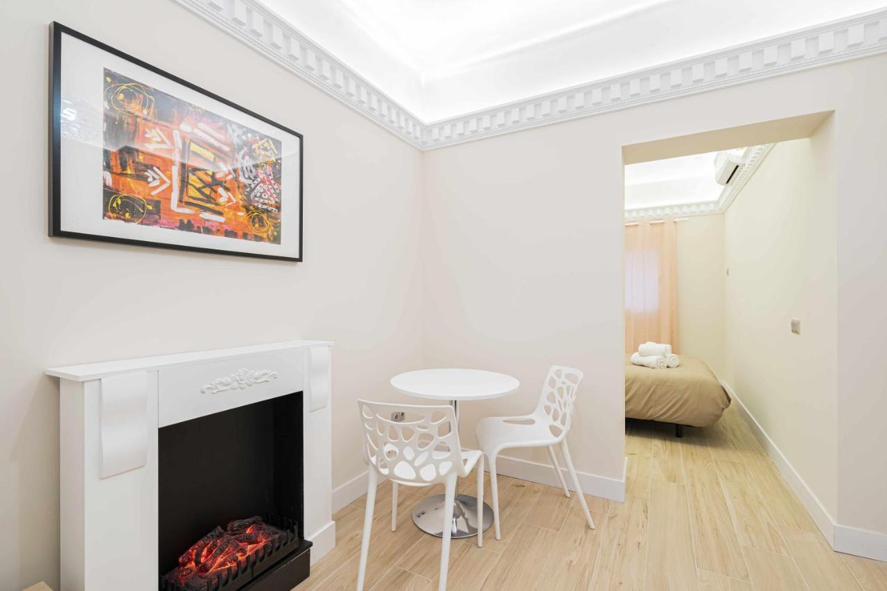Reformado Decorado Centrico 1 Dormitorio Madrid Bagian luar foto