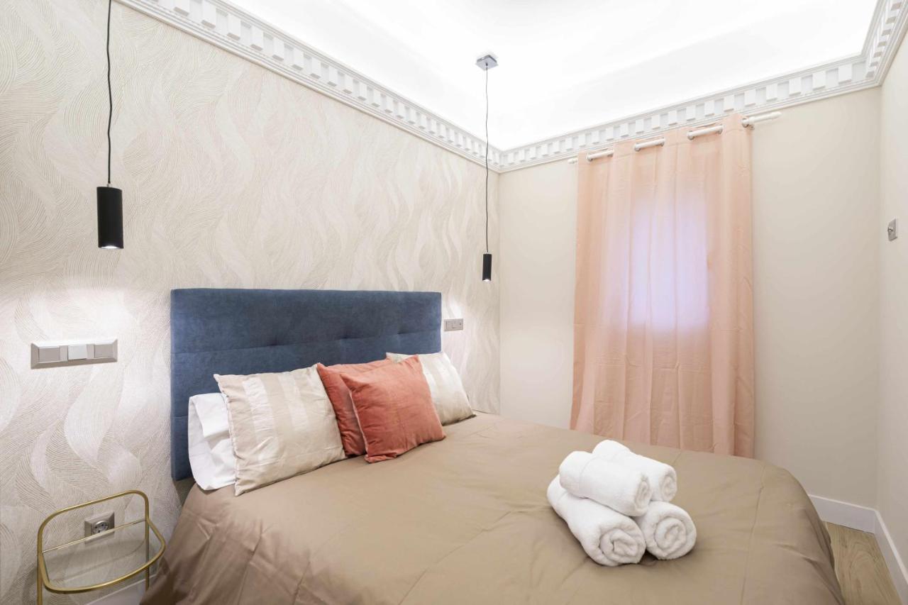 Reformado Decorado Centrico 1 Dormitorio Madrid Bagian luar foto